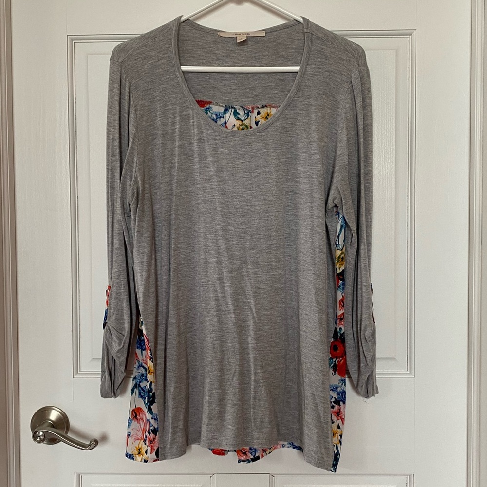 Gray Asymmetrical 3/4 Sleeve Tunic with Blue Accents